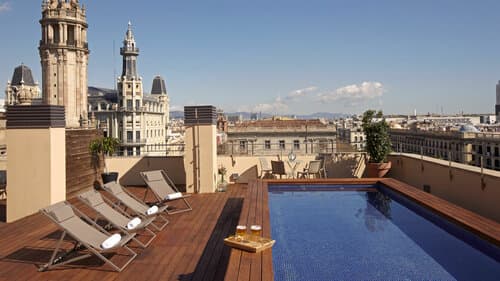 Внешний вид отеля Duquesa Suites