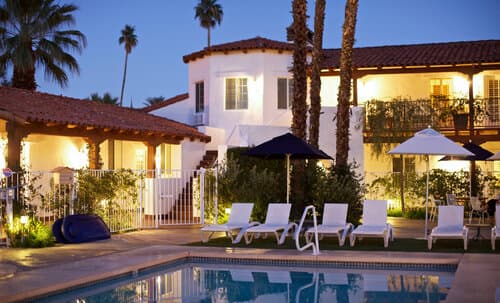 Внешний вид отеля Alcazar Palm Springs