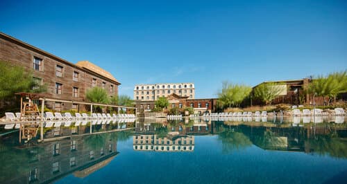 Внешний вид отеля Hotel Gold River en PortAventura World