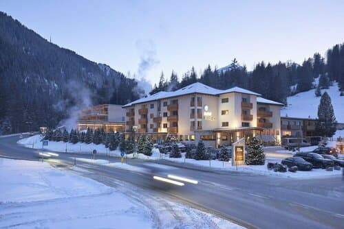 Внешний вид отеля Hotel Cristallo