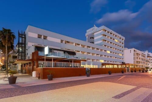 Внешний вид отеля Dom Jose Beach Hotel