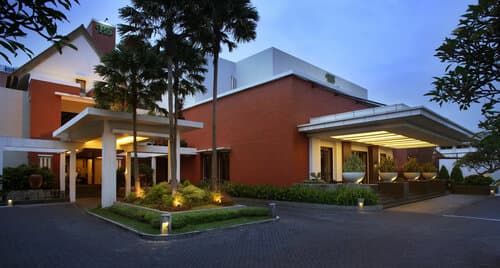 Внешний вид отеля Hotel Santika Premiere Malang