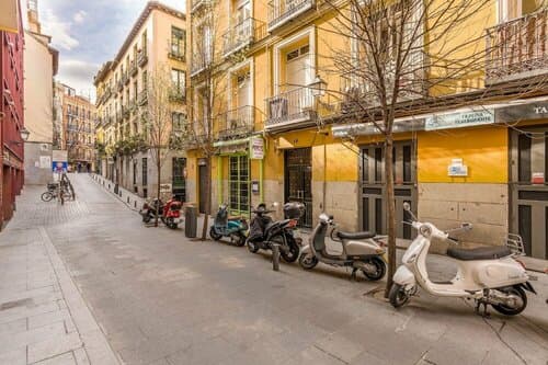 Внешний вид отеля Hostal Met Madrid