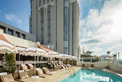 Внешний вид отеля Sunset Tower Hotel