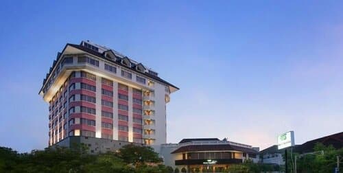 Внешний вид отеля Hotel Santika Premiere Semarang