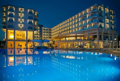 Внешний вид отеля Nissiblu Beach Resort