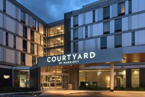 Внешний вид отеля Courtyard Philadelphia South at The Navy Yard