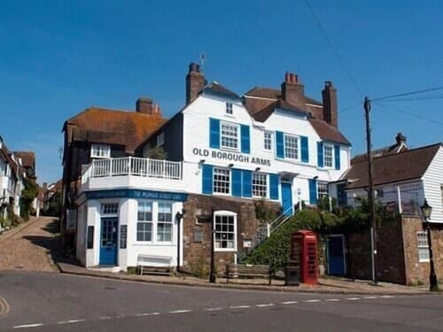 Внешний вид отеля The Old Borough Arms