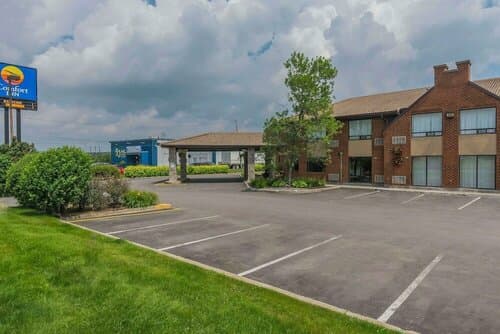Внешний вид отеля Comfort Inn Levis