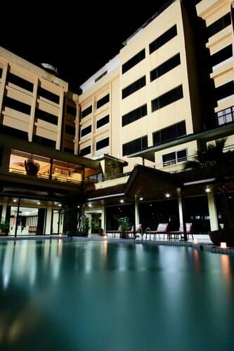 Внешний вид отеля Regent's Park Hotel